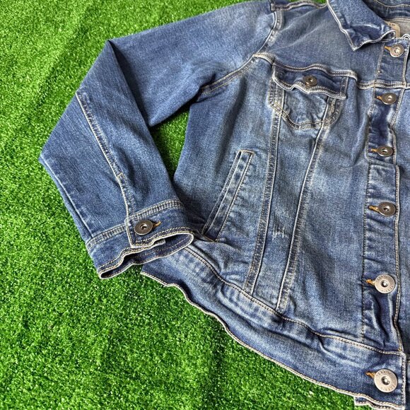 Torrid Women’s Classic Trucker Denim Jean Jacket Blue Essential Timeless Size 00 - Picture 4 of 14